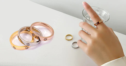 ROSE GOLD COLLOR LOVE RING