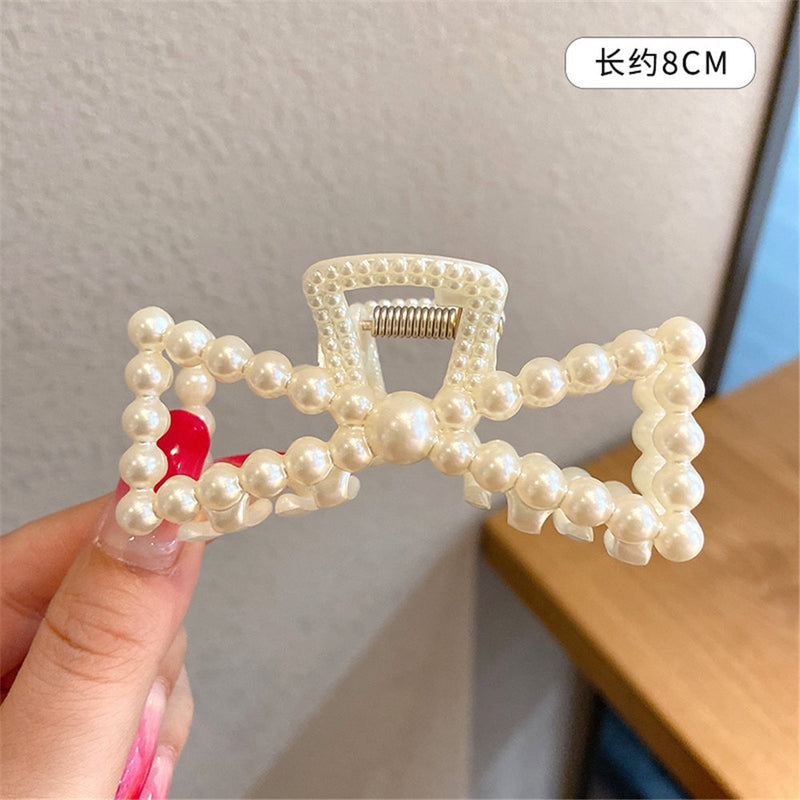 Elegant Pearls Beads Hairpin