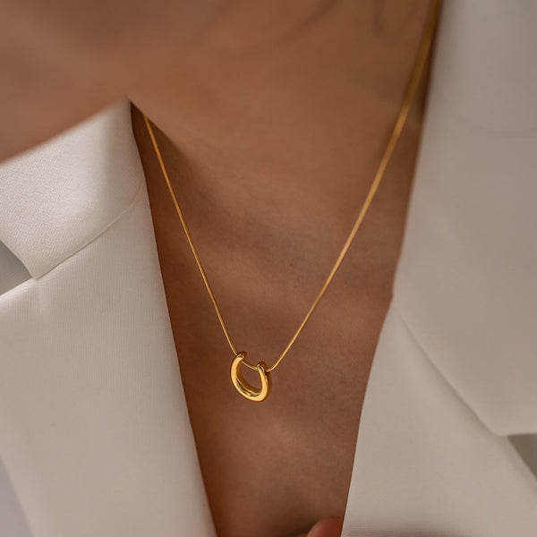 U-shaped Pendant Necklace